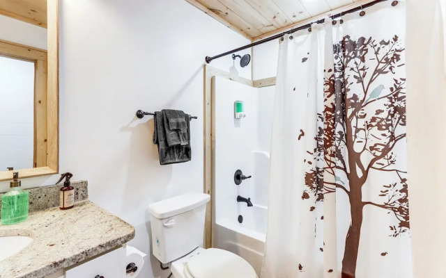 Mccaysville Cabin: Fire Pit, BBQ + More!