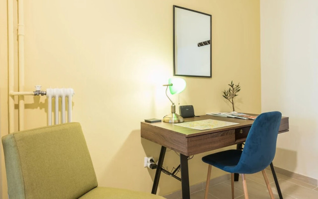 Stylish Kerameikos Apartment by Cloudkeys