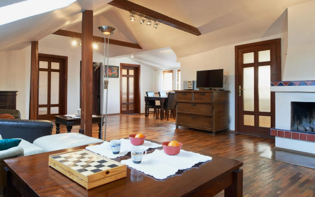 Regina House- sv. Mikalojaus 13