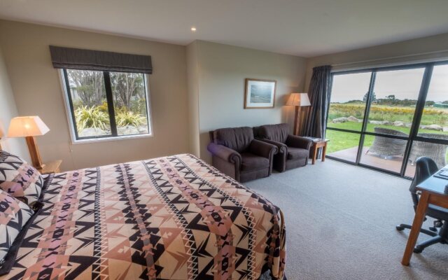 Manakau Lodge