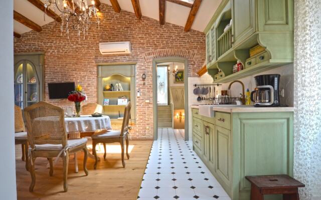 Arnolongo Apartments