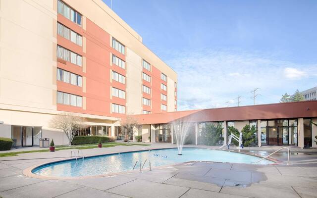 Red Lion Hotel & Conference Center - Seattle/Renton
