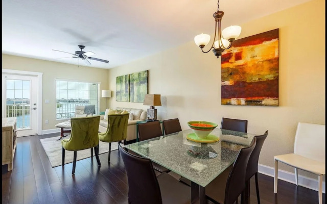 Harbourside 7716- Splash On The Rocks