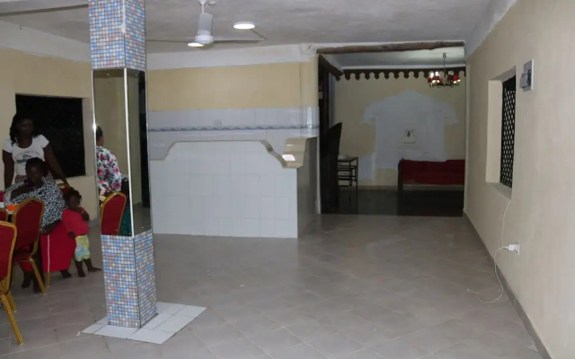 Room-a Wonderful Beach Property in Diani