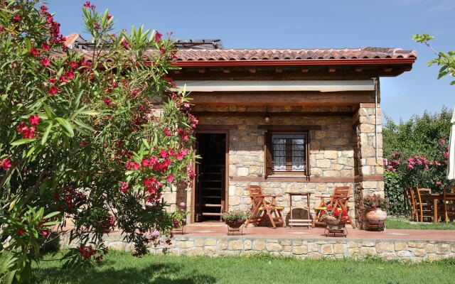 Kamares House Apartments & Studios