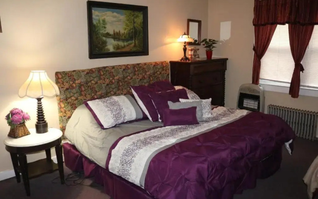 Colonial inn