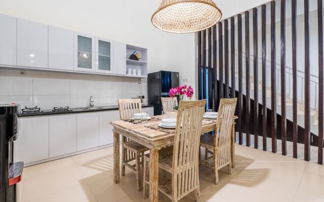 Montana Berawa Villa by Betterplace