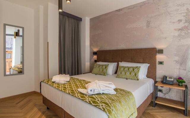 Navona Essence Hotel