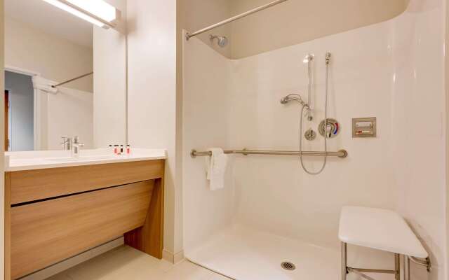 Microtel Inn & Suites by Wyndham Clarion