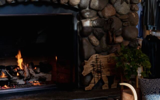 Black Bear Lodge