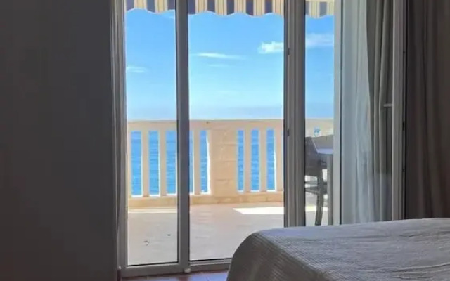Beachfront Four bedroom Apartment