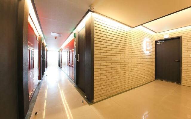 Gwangju Sinan Yeogiseo Jaja