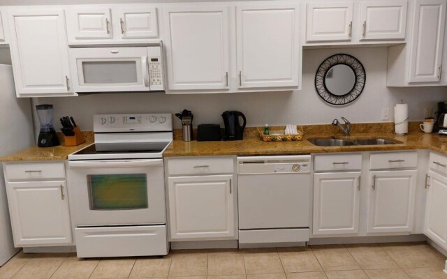 Cozy Condo Near Disney Parks