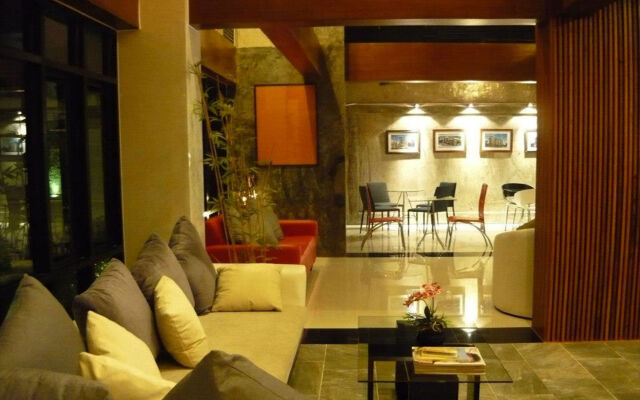 Izen Pure Budget Hotel & Residences