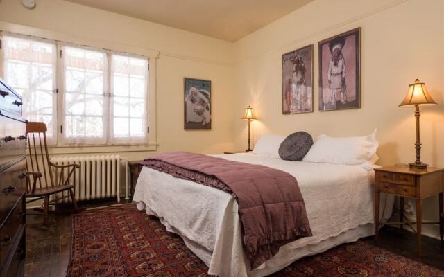 5bd Historic Pink House