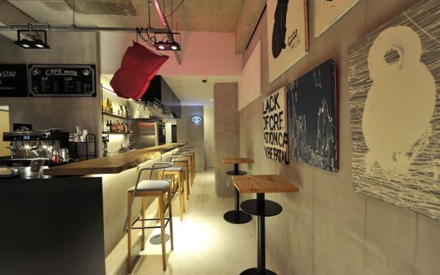Rakuten Stay Hostel Art Cafe Bar Osaka Shinsaibashi