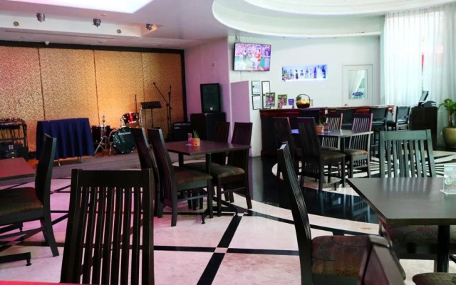 Oxford Suites Makati