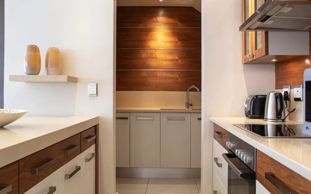 Marine Square Luxury Holiday Suites - Apartments
