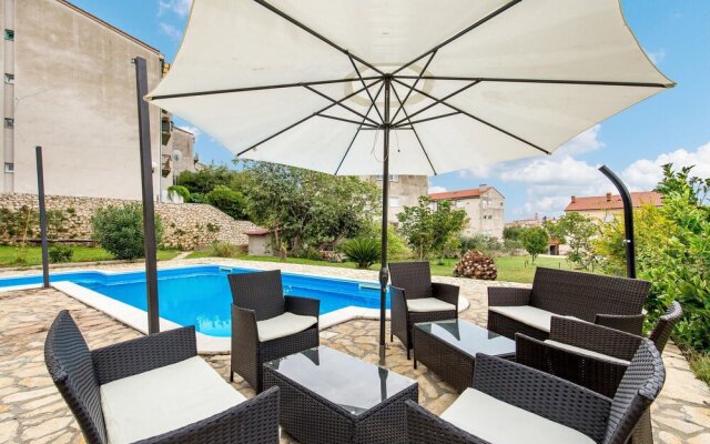 Amazing Home in Banjol With 5 Bedrooms, Wifi and Outdoor Swimming Pool