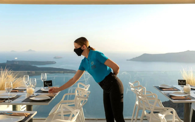 Pearl on the Cliff Hotel & Suites