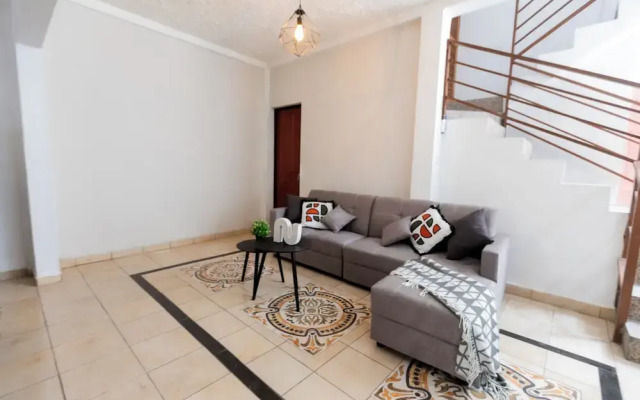 Friendly House