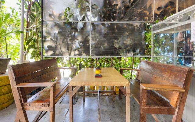 OYO 91882 Bilqis Homestay NearThe Hot River, Dog Run