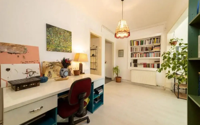 Charming Flat with Refreshing View in Kadikoy