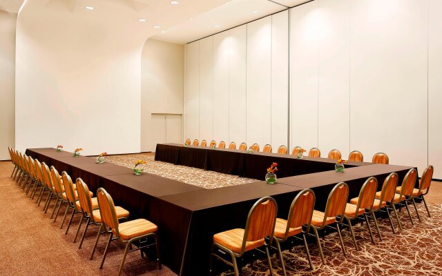 Sheraton Milan Malpensa Airport Hotel & Conference Center