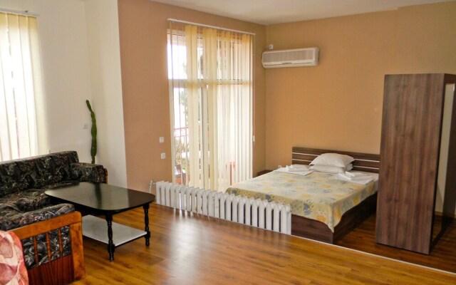 Dom Mladenovi B&B