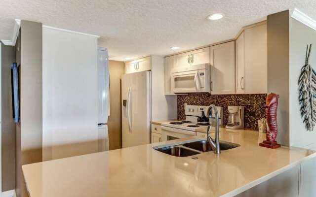 C123-amelia-surf-and-racquet - 1303311