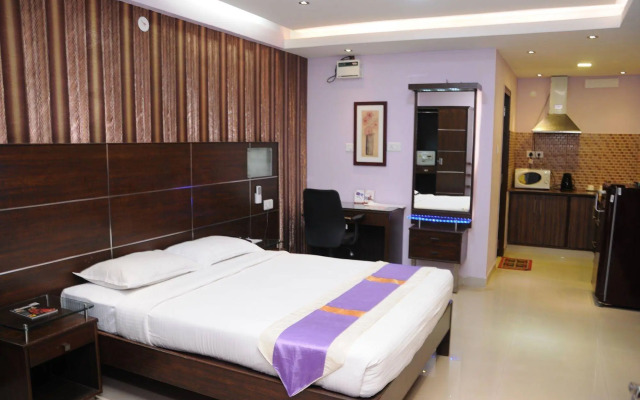 Maple Suites