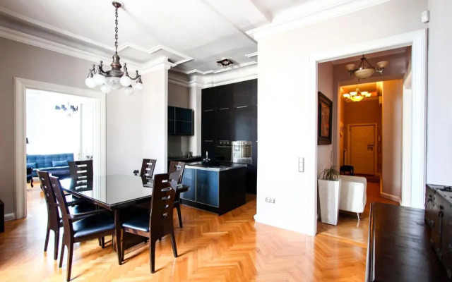 Art Deco Basilica Residence