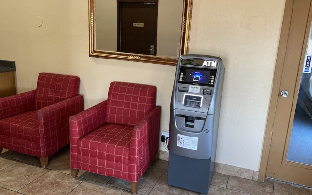 Newton Inn In Newton, KS