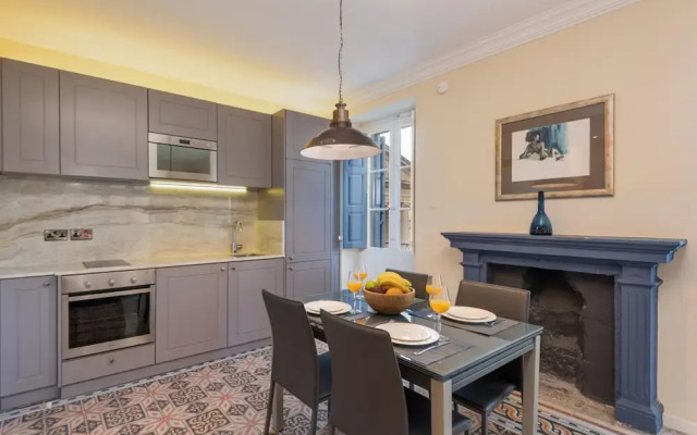 Boutique Style 1BR Apartment- Square Sea View