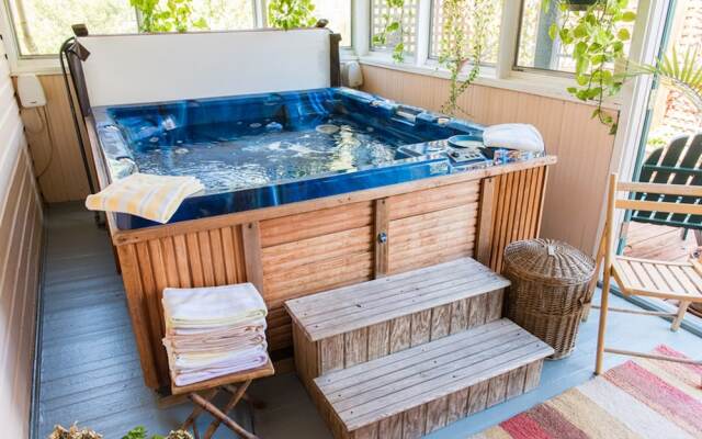 Charles Bass House Bed & Breakfast