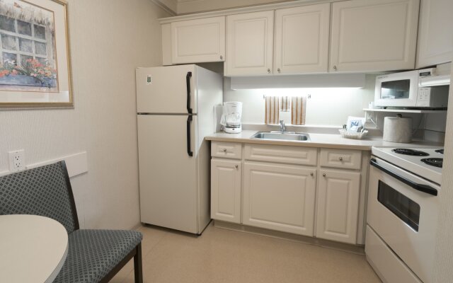 Royal Scot Hotel & Suites