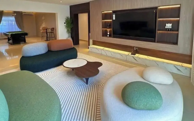 Recks Luxury Homes