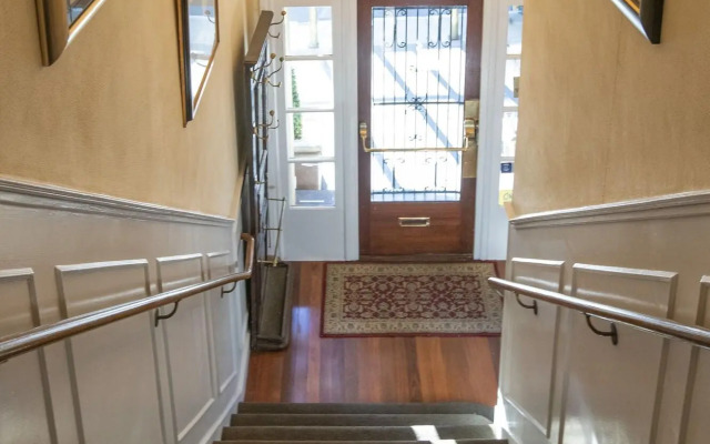 Washington Square Inn