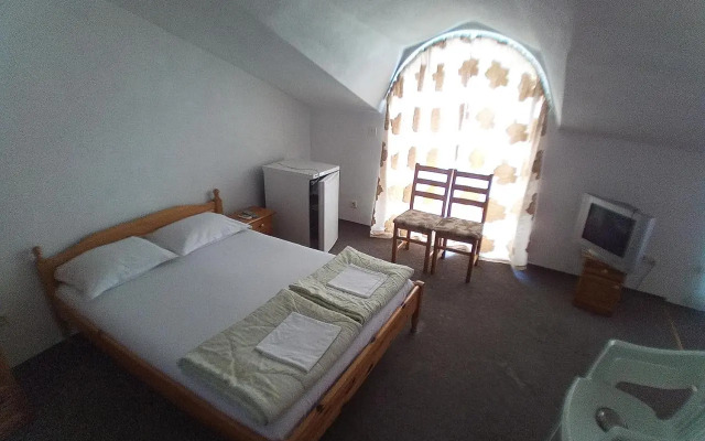 Zlatevi Guest House