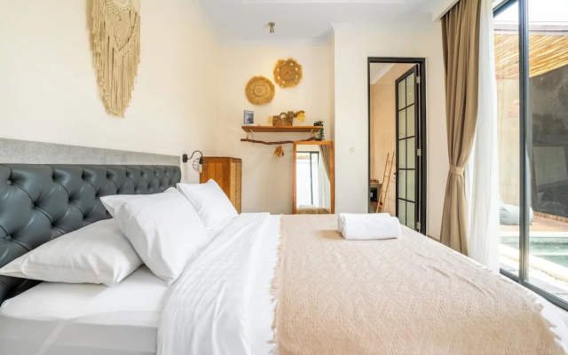 Villa Kamaratih – Guest Rooms – Kuta