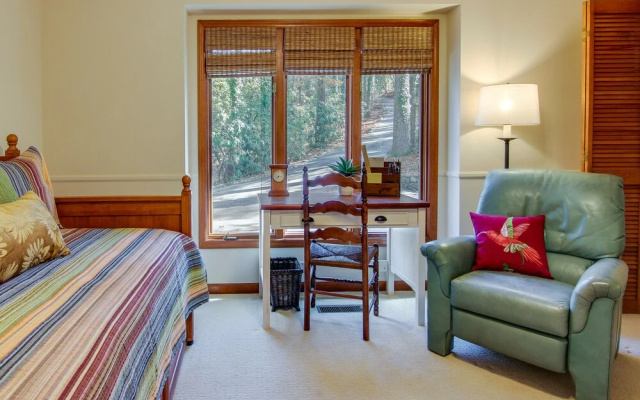 Sapphire Vacation Rental Cabin: Close to Hiking