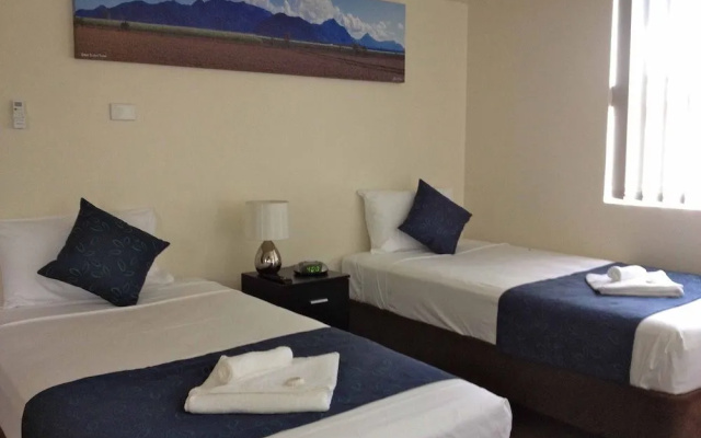 Lees Hotel – Guest Rooms – Ingham