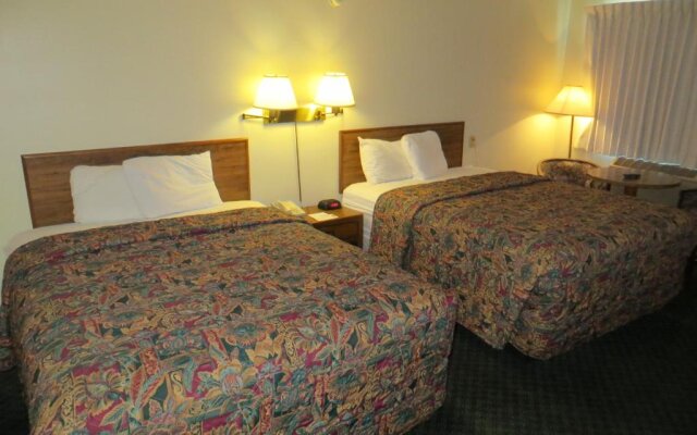 Waterfront Inn - Mackinaw City