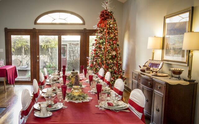 Weller Haus Bed, Breakfast & Event Center