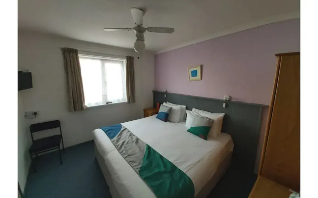 Hankinson Road by Oyo Rooms