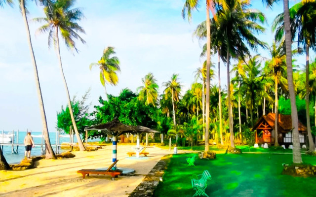 Ary's Lagoon by Cocotel