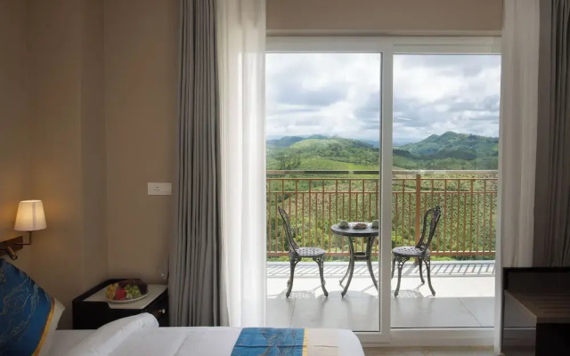 Le Crown Hotel