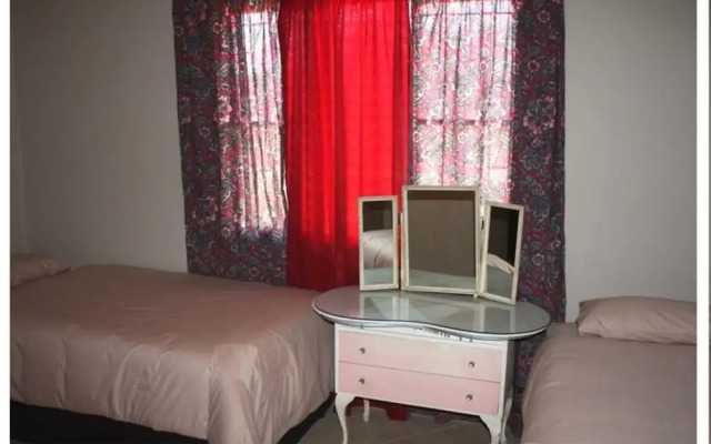 "room in Guest Room - Homely old Farmhouse"