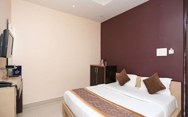OYO 11596 Sanjay Guest House