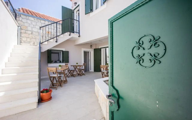 Apartments Zlatin Dvor